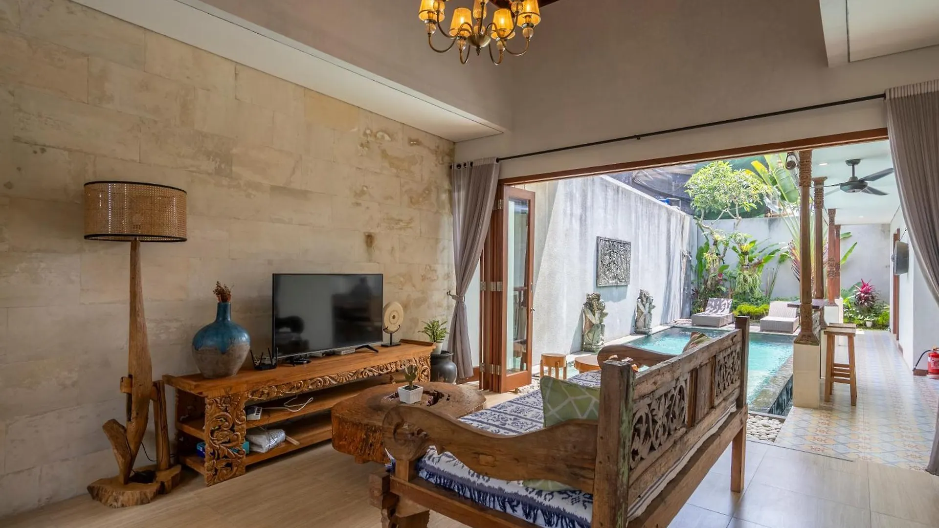 Surya Kencana Villa Ubud Indonesia